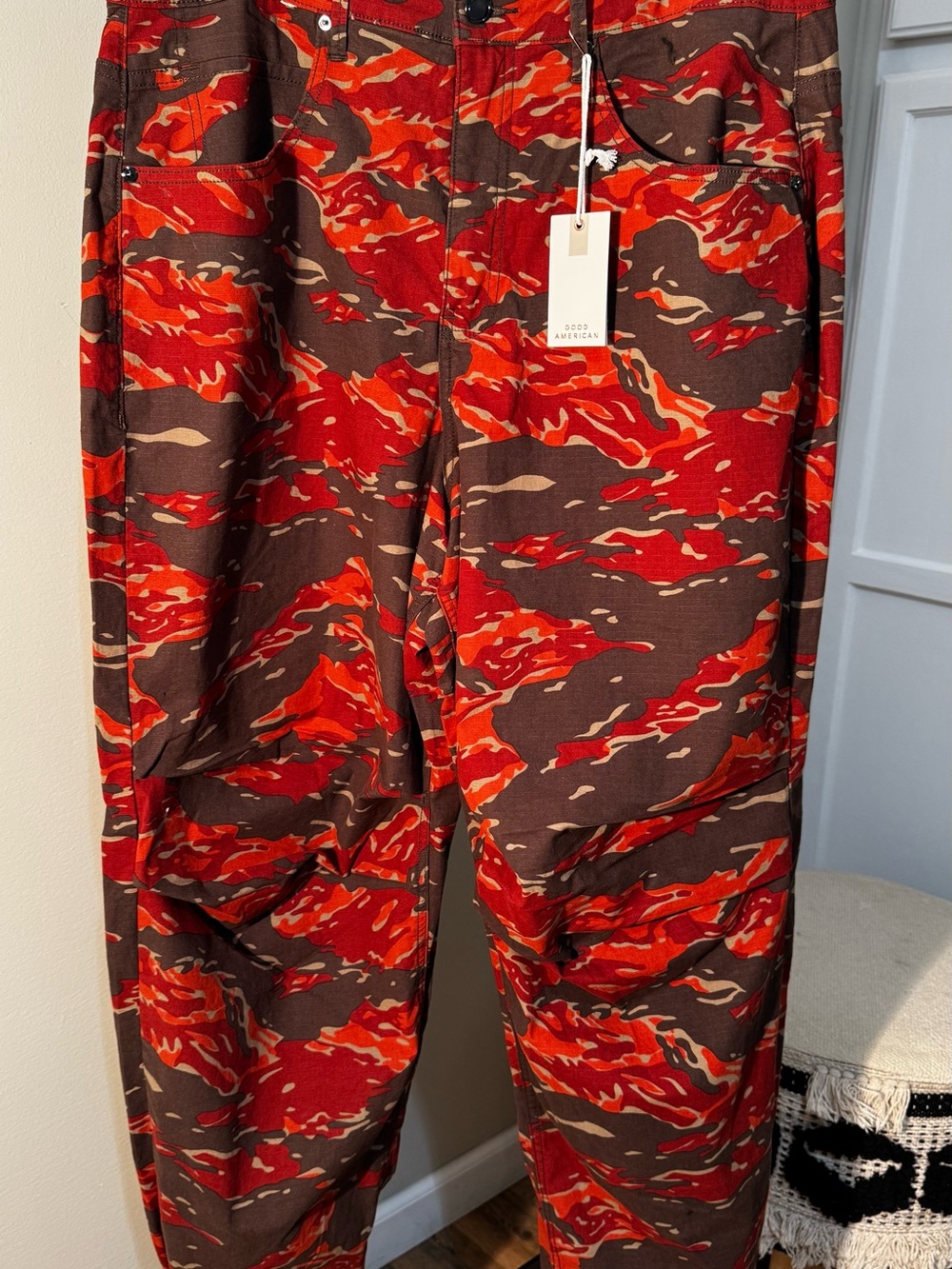 Good American Red Camo Cargo Pants Size 14/32 Utility Jogger Parachute Pants NWT - Picture 2 of 5